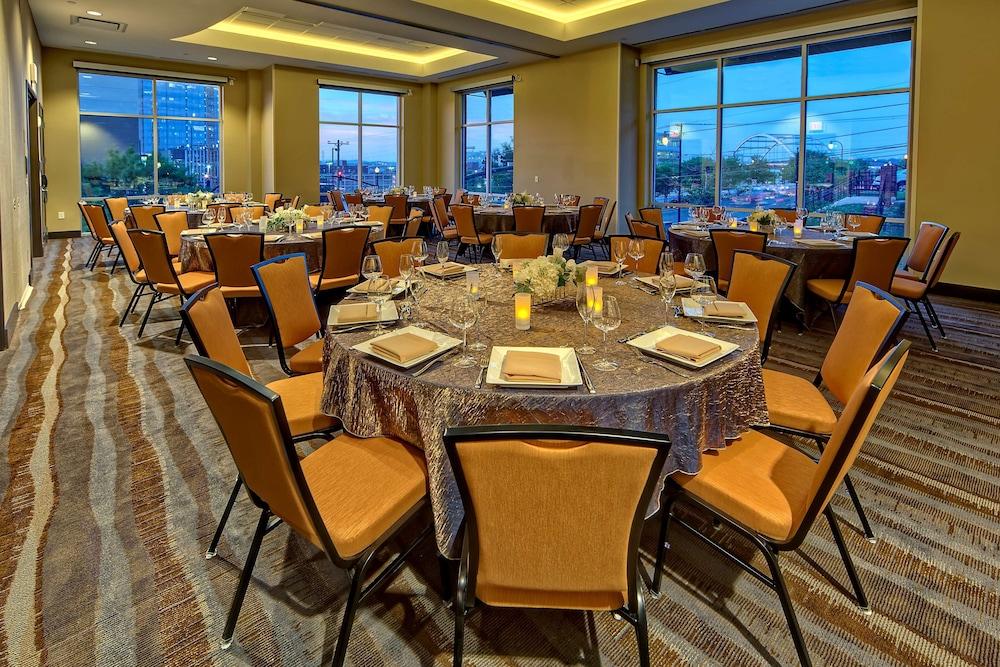 Hilton Garden Inn Nashville Downtown Convention Center Екстер'єр фото