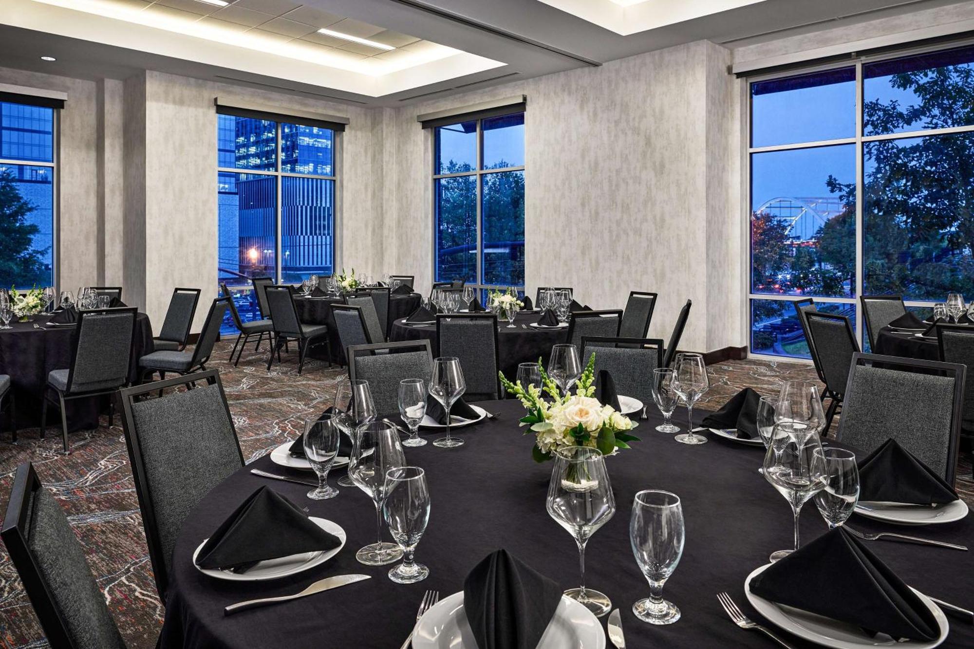 Hilton Garden Inn Nashville Downtown Convention Center Екстер'єр фото